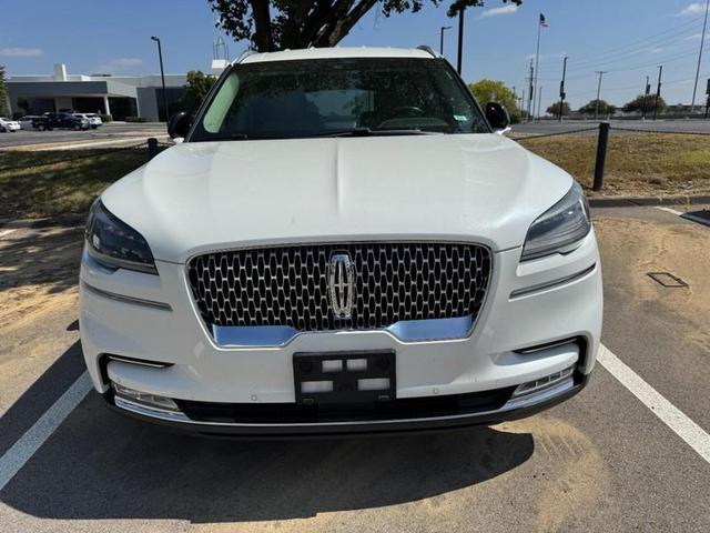 Photo of 2020 PRISTINE WHITE MET TRI-COAT Lincoln Aviator