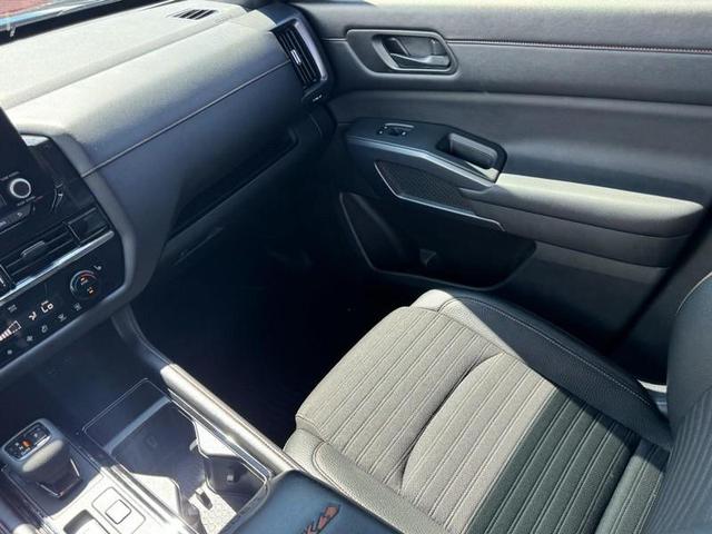 Photo of 2023 Obsidian Green Pearl Nissan Pathfinder