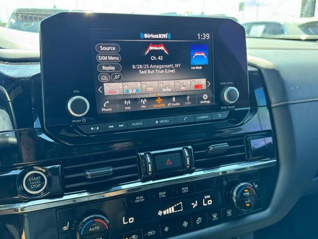 Photo of 2023 Obsidian Green Pearl Nissan Pathfinder