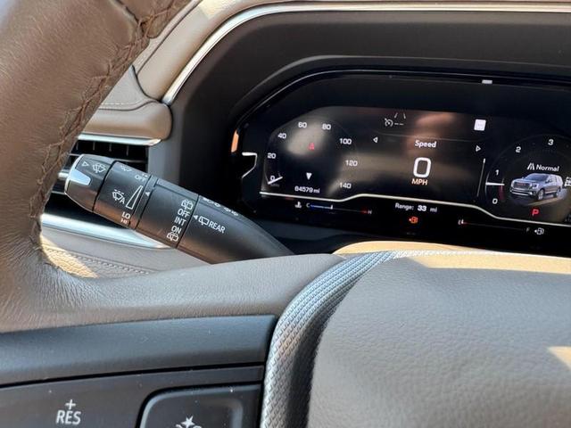 Photo of 2022 White Frost Tricoat GMC Yukon XL