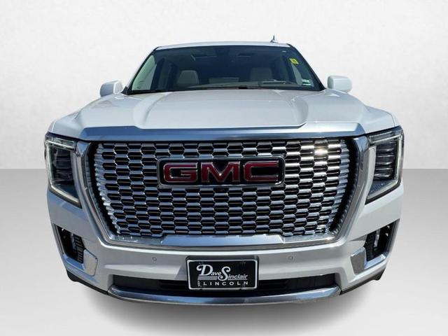 Photo of 2022 White Frost Tricoat GMC Yukon XL