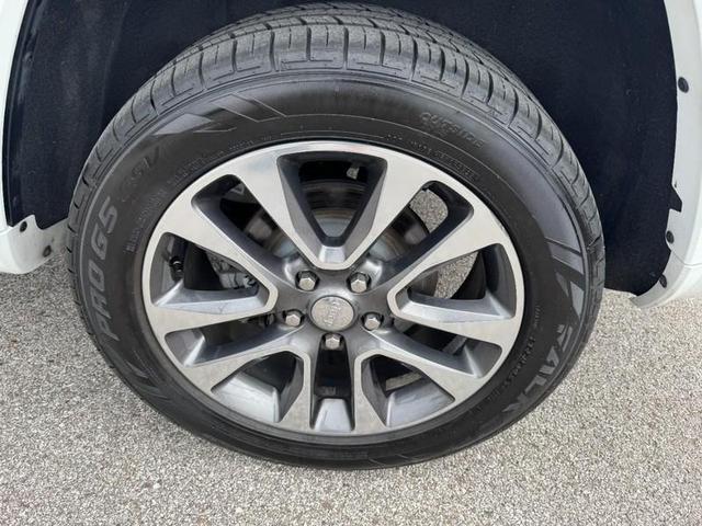 Photo of 2018 Bright White Clearcoat Jeep Grand Cherokee