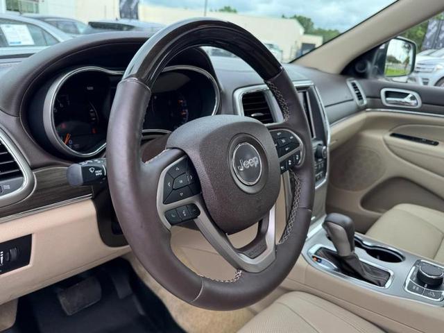 Photo of 2018 Bright White Clearcoat Jeep Grand Cherokee