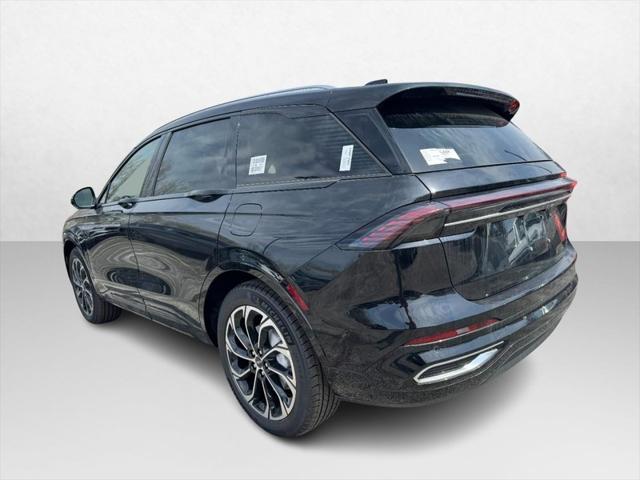 Photo of 2025 INFINITE BLACK MET CC Lincoln Nautilus