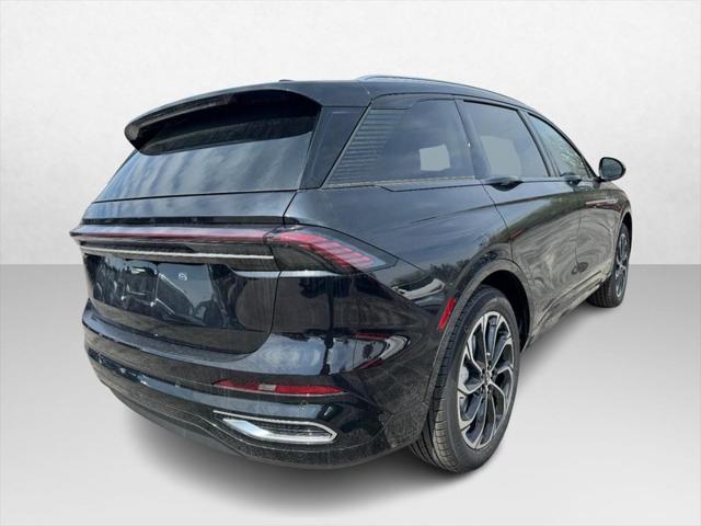 Photo of 2025 INFINITE BLACK MET CC Lincoln Nautilus