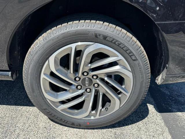 Photo of 2025 INFINITE BLACK MET CC Lincoln Navigator