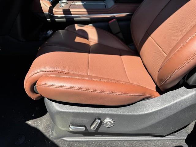 Photo of 2025 INFINITE BLACK MET CC Lincoln Navigator