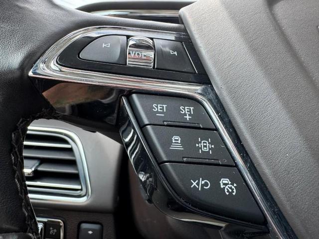 Photo of 2023 CHROME CAVIAR DARK GRAY MET Lincoln Navigator