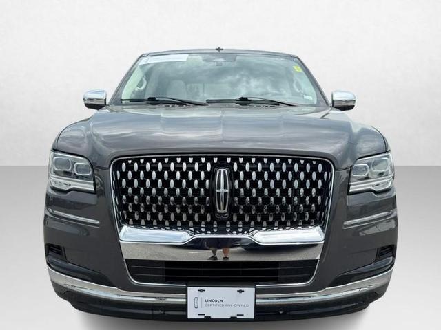 Photo of 2023 CHROME CAVIAR DARK GRAY MET Lincoln Navigator