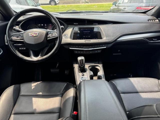 Photo of 2019 Crystal White Tricoat Cadillac XT4