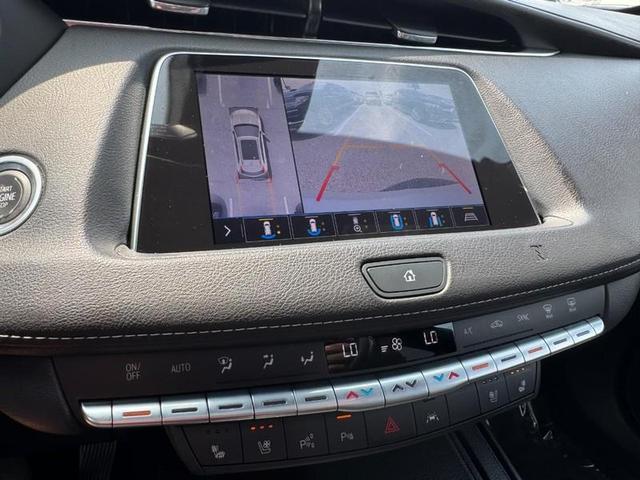 Photo of 2019 Crystal White Tricoat Cadillac XT4