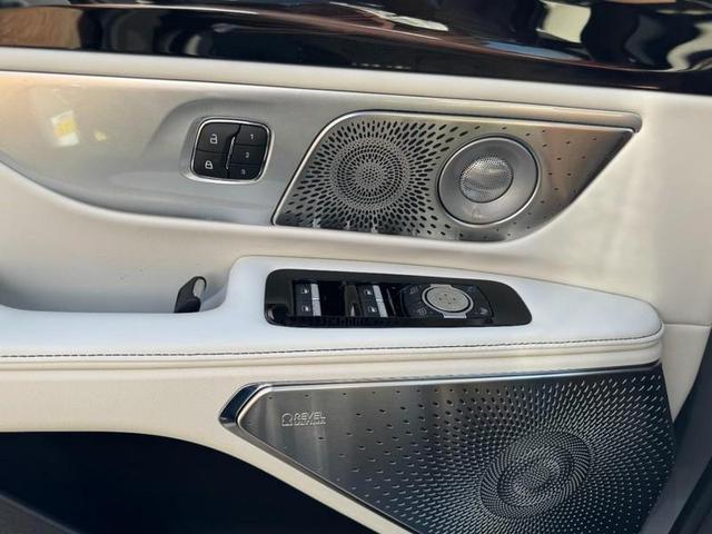 Photo of 2025 LUSTROUS GRAY METALLIC Lincoln Nautilus