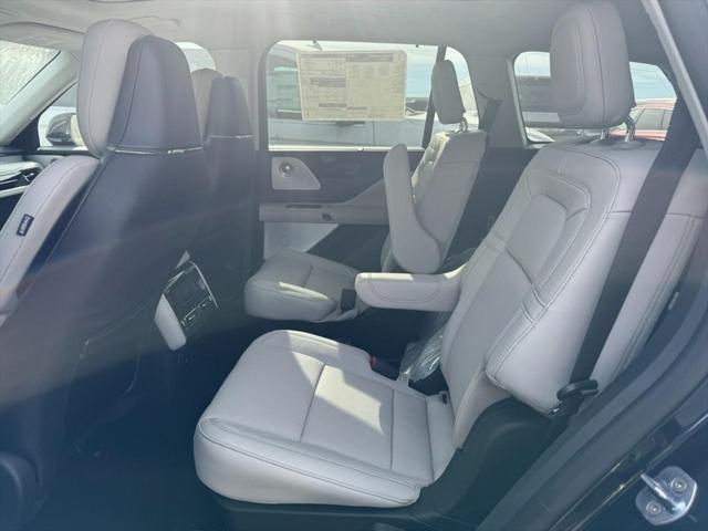 Photo of 2025 INFINITE BLACK MET CC Lincoln Aviator