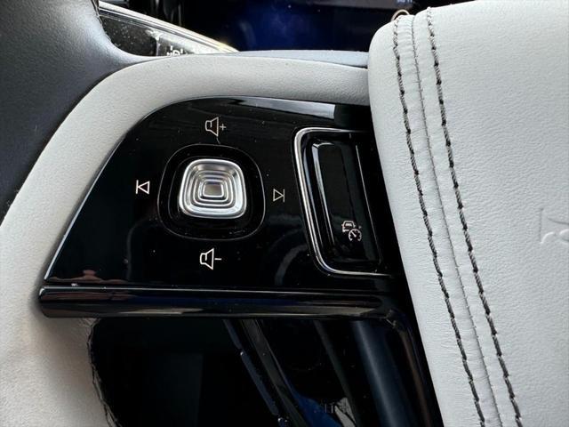 Photo of 2025 INFINITE BLACK MET CC Lincoln Aviator
