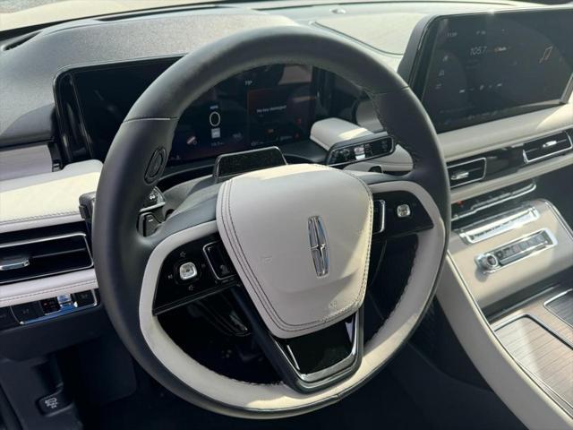 Photo of 2025 INFINITE BLACK MET CC Lincoln Aviator
