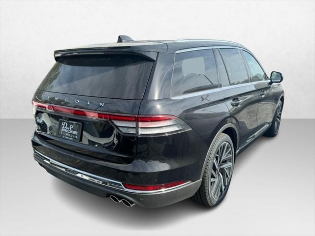 Photo of 2025 INFINITE BLACK MET CC Lincoln Aviator