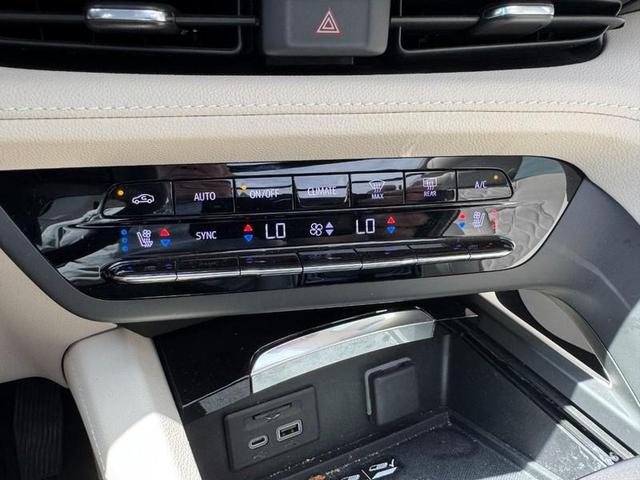 Photo of 2023 Sapphire Metallic Buick Envision
