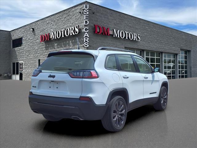 Photo of 2021 Bright White Clearcoat Jeep Cherokee