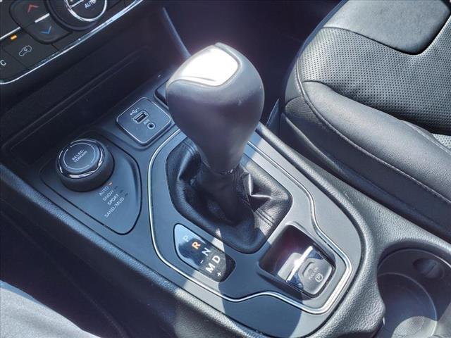 Photo of 2021 Bright White Clearcoat Jeep Cherokee