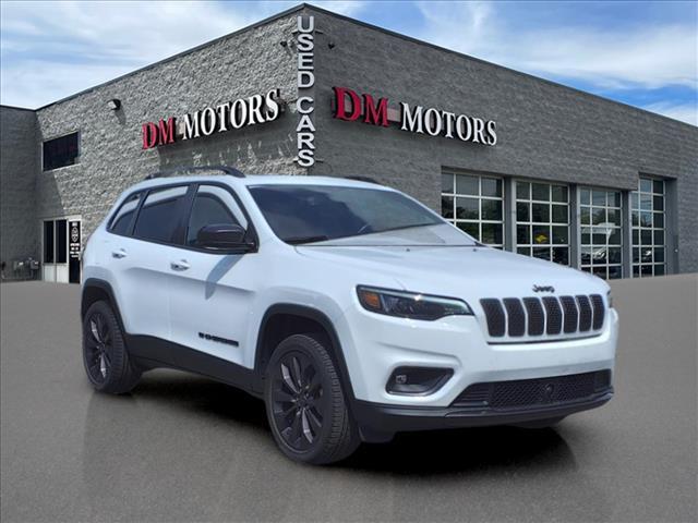 Photo of 2021 Bright White Clearcoat Jeep Cherokee