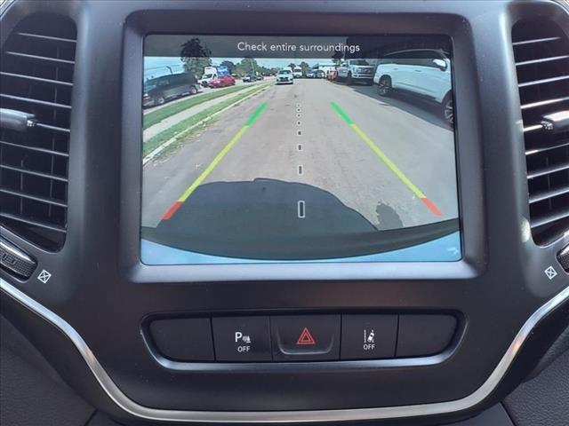 Photo of 2021 Bright White Clearcoat Jeep Cherokee