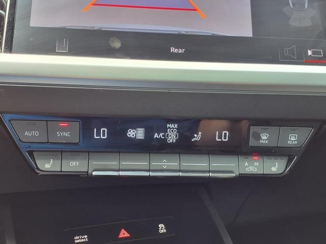 Photo of 2025 Pebble Gray Audi Q4 e-tron Sportback
