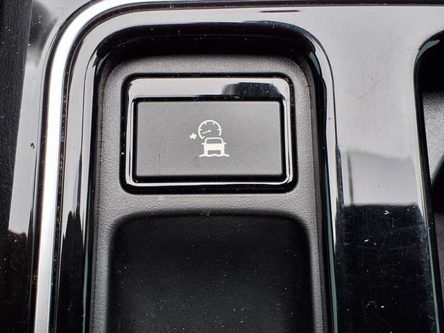 Photo of 2019 Black Jaguar F-PACE