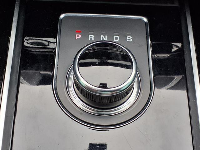 Photo of 2019 Black Jaguar F-PACE