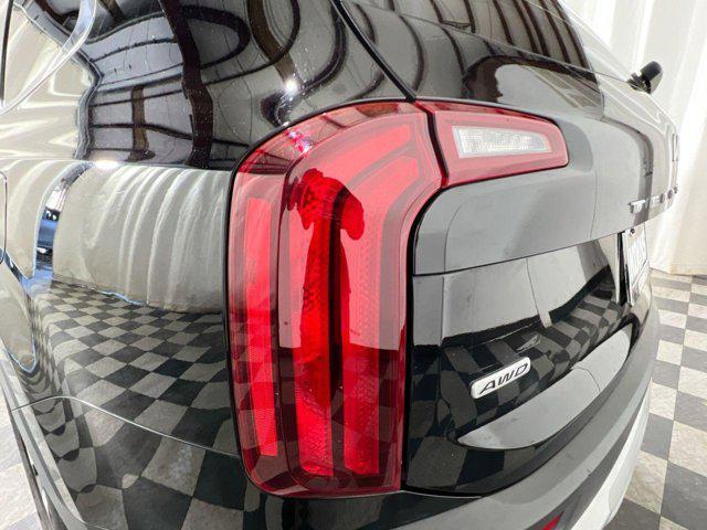 Photo of 2022 Ebony Black Kia Telluride