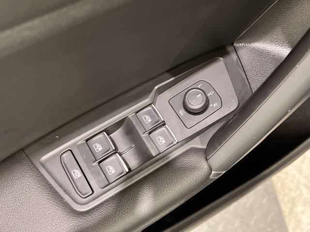 Photo of 2020 Deep Black Pearl Volkswagen Tiguan
