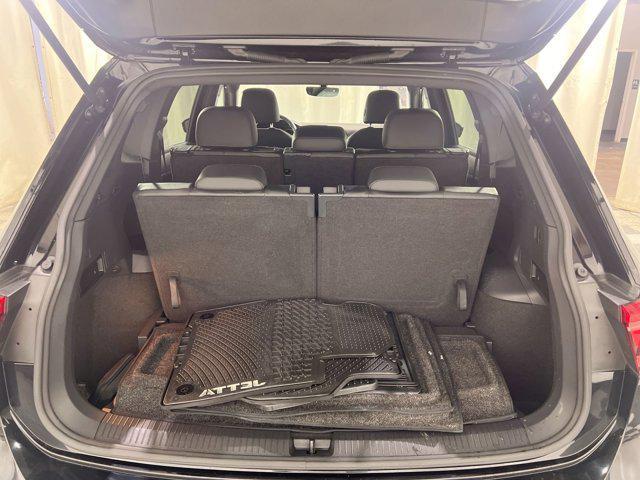 Photo of 2020 Deep Black Pearl Volkswagen Tiguan