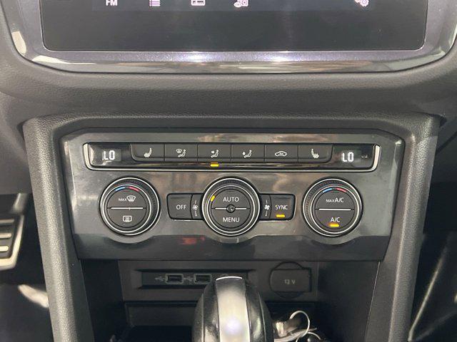 Photo of 2020 Deep Black Pearl Volkswagen Tiguan