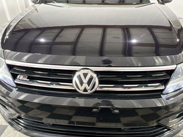 Photo of 2020 Deep Black Pearl Volkswagen Tiguan