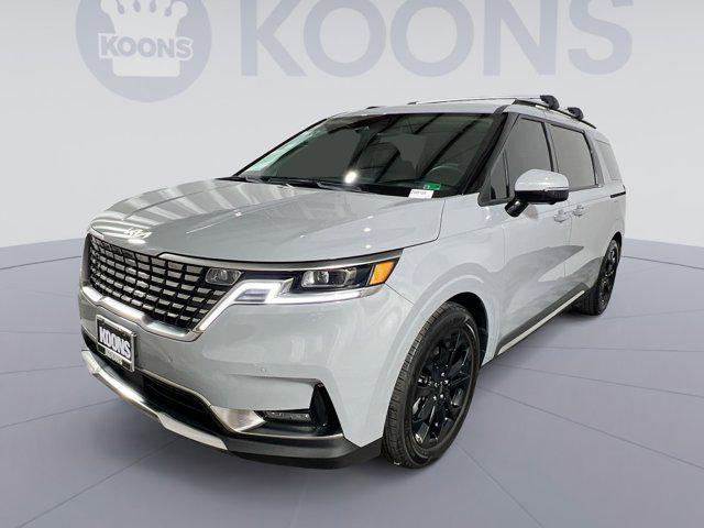 Photo of 2024 Ceramic Silver Kia Carnival