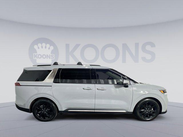 Photo of 2024 Ceramic Silver Kia Carnival