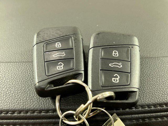 Photo of 2019 Pure White Volkswagen Atlas
