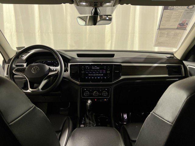 Photo of 2022 Pure White Volkswagen Atlas