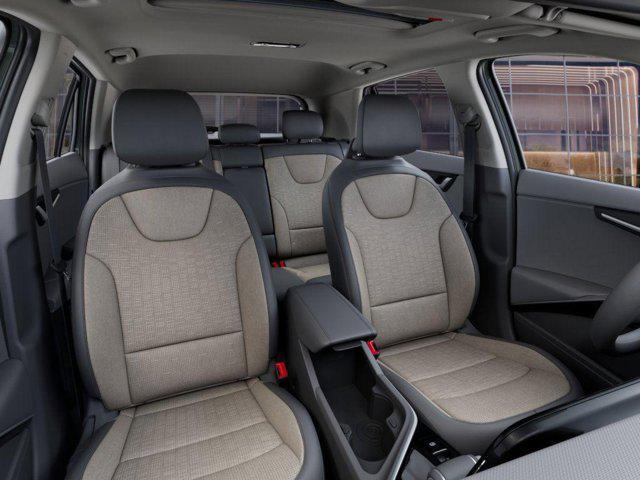 Photo of 2025 Cityscape Green Kia Niro