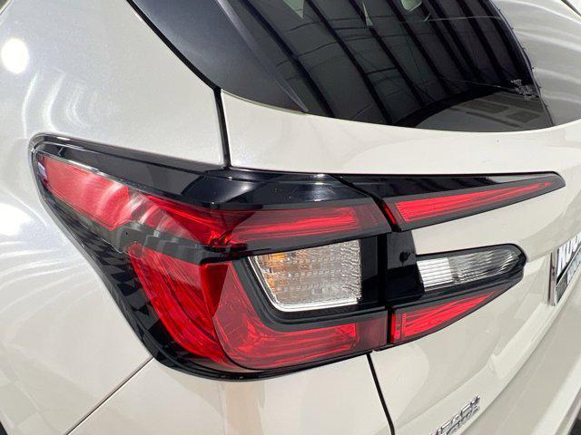 Photo of 2024 Crystal White Pearl Subaru Crosstrek
