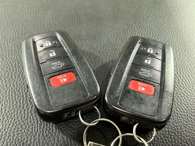 Photo of 2023 Midnight Black Metallic Toyota Highlander