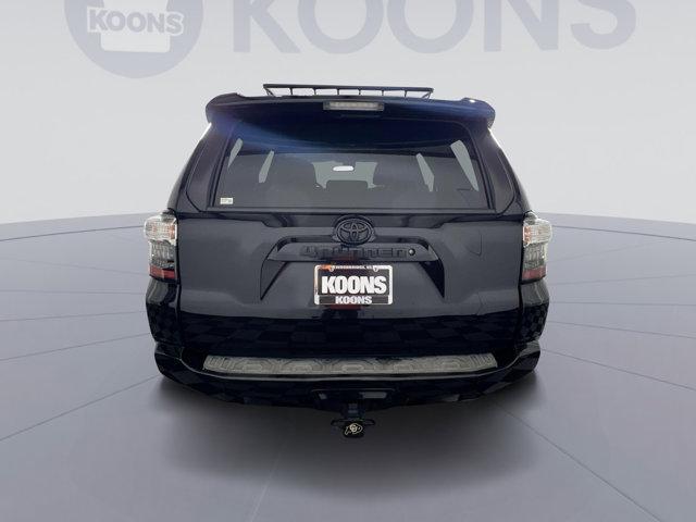Photo of 2020 Midnight Black Metallic Toyota 4Runner