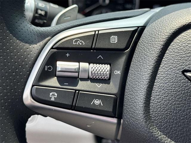 Photo of 2025 Uyuni White Genesis G70