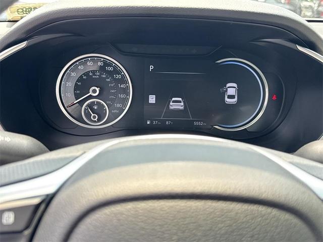 Photo of 2025 Uyuni White Genesis G70