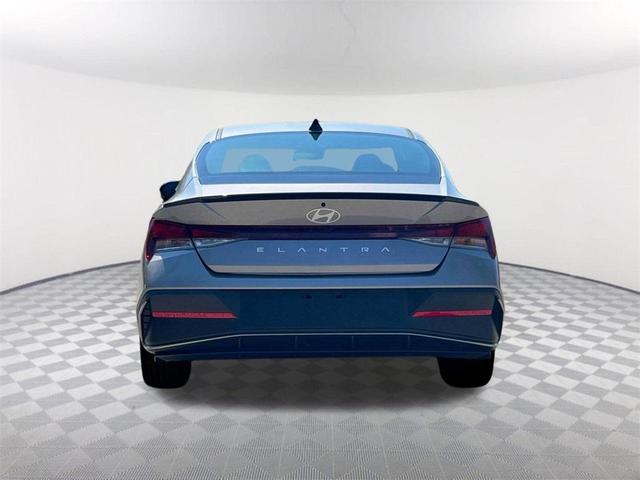 Photo of 2025 Metal Hyundai ELANTRA
