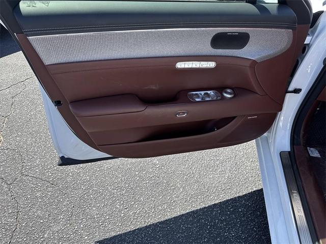 Photo of 2025 Uyuni White Genesis G90
