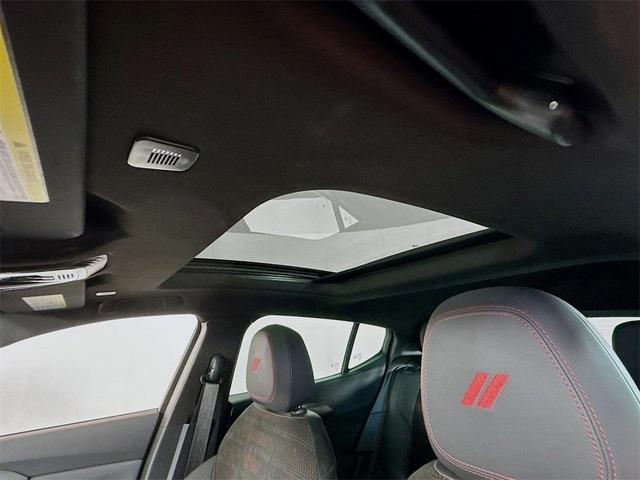Photo of 2024 White Dodge Hornet