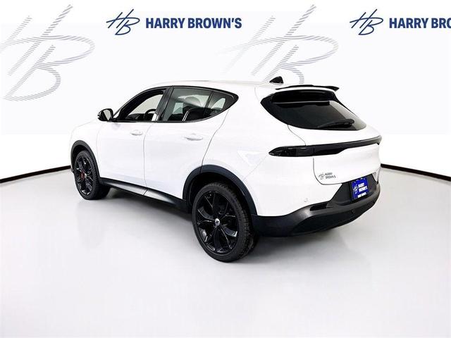 Photo of 2024 White Dodge Hornet