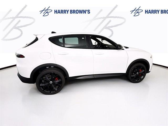 Photo of 2024 White Dodge Hornet
