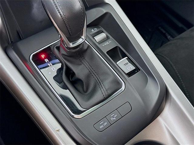Photo of 2024 White Dodge Hornet