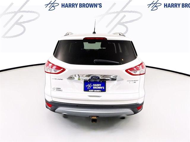 Photo of 2016 White Ford Escape